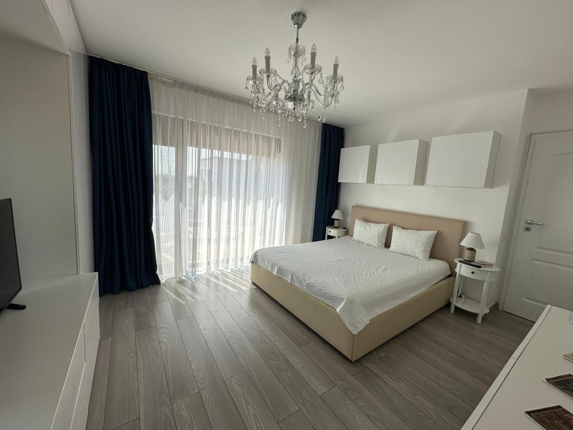 Venetia Apartament - *