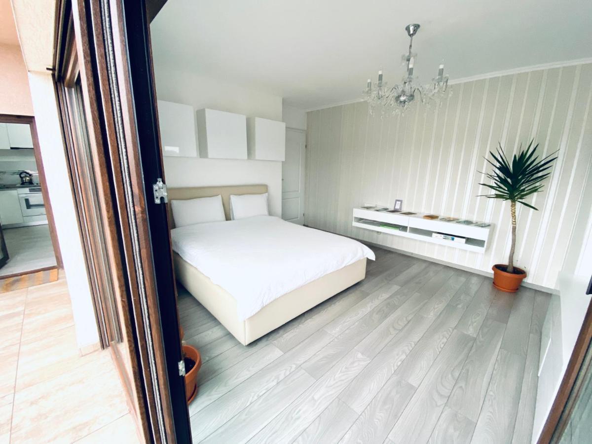 Apartment Venetia Apartament - *