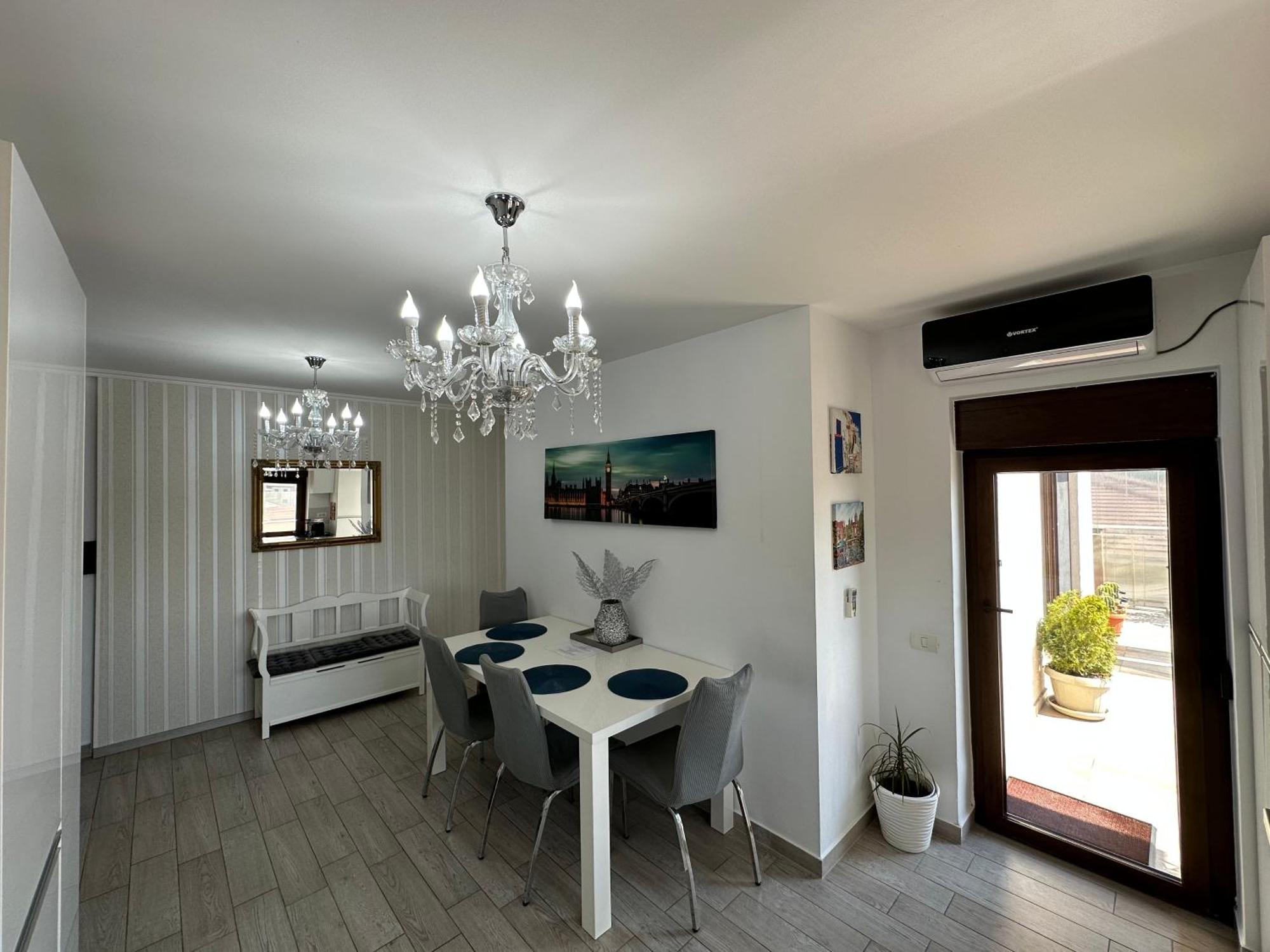 Apartment Venetia Apartament - *